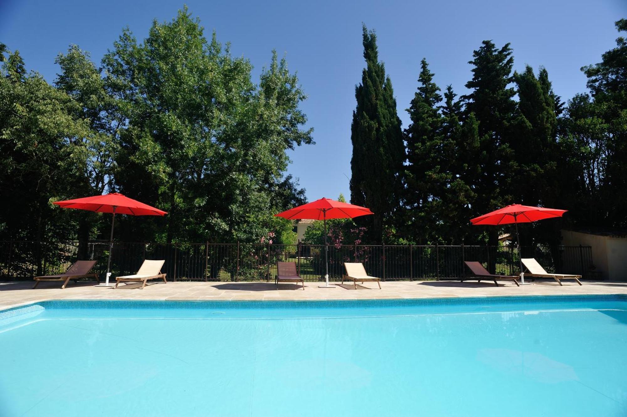 Gites Domaine Des Machottes Grans ภายนอก รูปภาพ