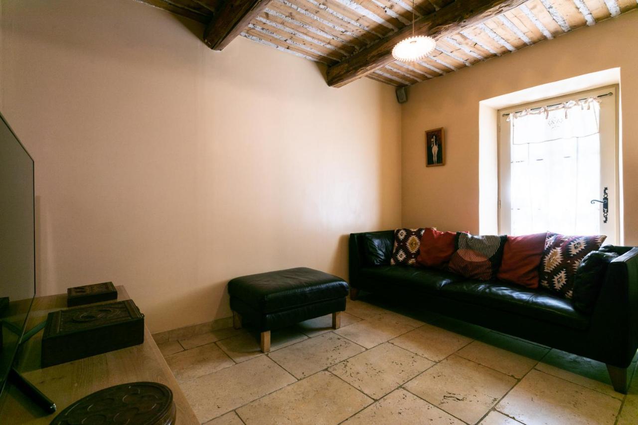 Gites Domaine Des Machottes Grans ภายนอก รูปภาพ