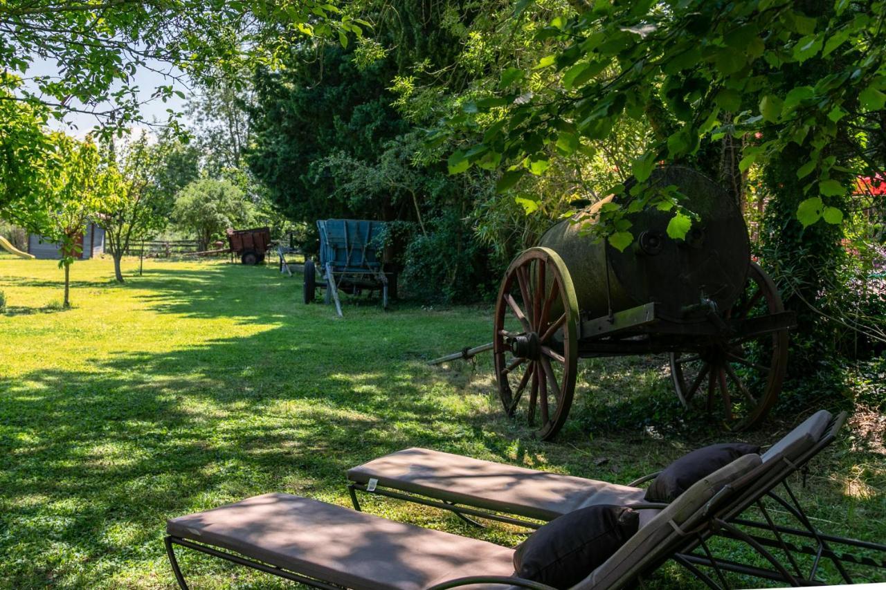 Gites Domaine Des Machottes Grans ภายนอก รูปภาพ