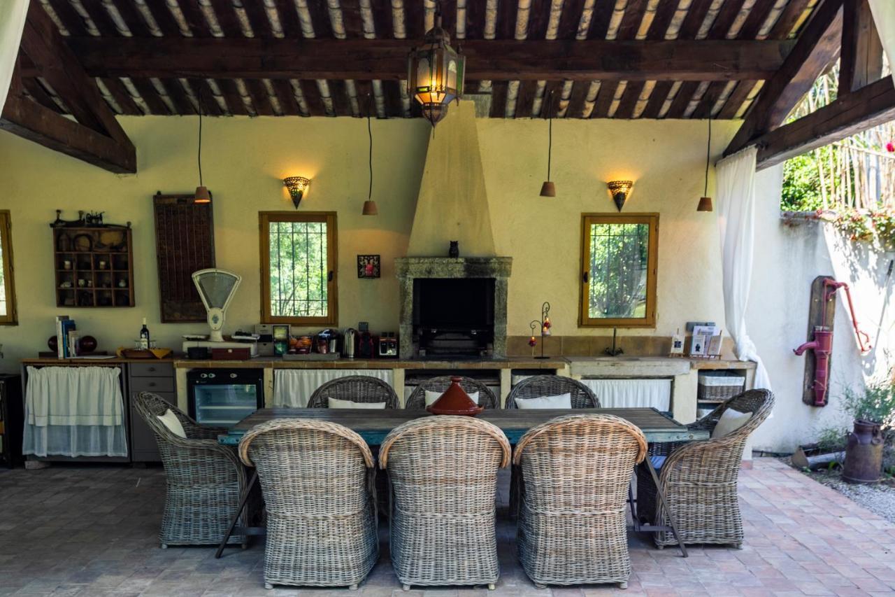 Gites Domaine Des Machottes Grans ภายนอก รูปภาพ